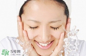 食用鹽可以洗臉嗎？用食用鹽洗臉好嗎？