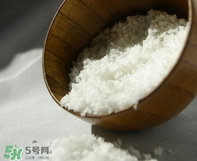 普通鹽和低鈉鹽哪種好？海鹽湖鹽井礦鹽哪種好