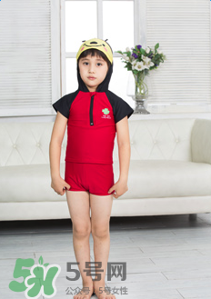 兒童泳衣連體好還是分體好？?jī)和疽履膫€(gè)款式好？