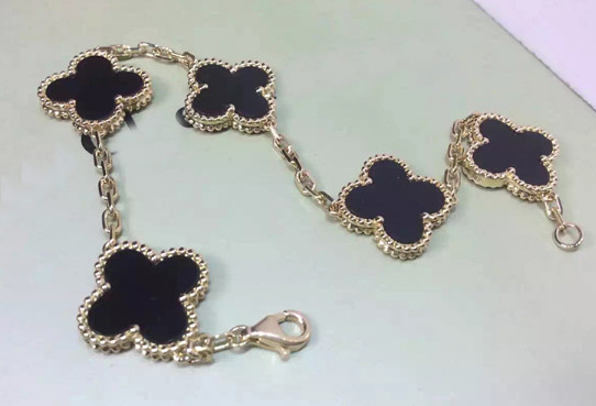 梵克雅寶四葉草項鏈哪個顏色好看？有玫瑰金的嗎