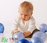 一歲寶寶玩什么游戲好？一歲寶寶適合玩什么游戲？