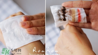 得鮮卸妝水綠茶和茶樹的區(qū)別 得鮮茶樹卸妝水綠色藍色對比