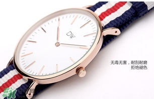 dw丹尼爾惠靈頓手表怎么調時間？dw手表怎么沒有日期