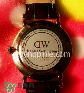 dw丹尼爾惠靈頓手表怎么調時間？dw手表怎么沒有日期