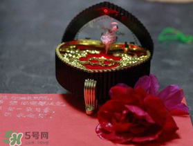 母親節(jié)要不要給男朋友媽媽買禮物？母親節(jié)送男友媽媽禮物