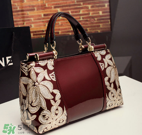 母親節(jié)可以送包包嗎？2017年母親節(jié)送什么包包好？