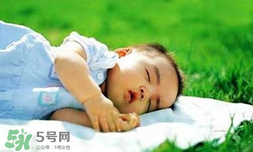 寶寶曬太陽(yáng)怎么曬？最佳的曬太陽(yáng)時(shí)間