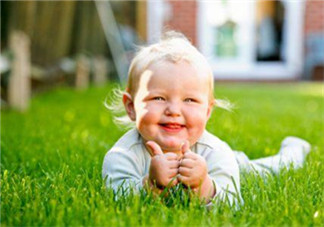 寶寶曬太陽怎么曬？最佳的曬太陽時間