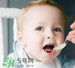 寶寶吃魚肝油什么時間吃最好？嬰兒吃魚肝油吃到什么時候？