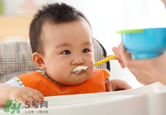 寶寶吃米粉拉綠便便怎么回事？寶寶吃米粉拉綠色要緊嗎？