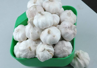 蒜頭泡醋有什么功效？蒜頭泡醋的功效和做法