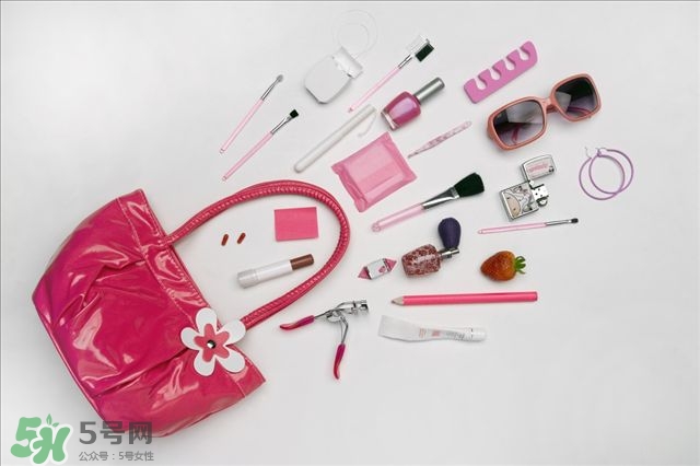 奶茶色口紅推薦 奶茶色口紅試色圖片 奶茶色口紅推薦 奶茶色口紅試色圖片