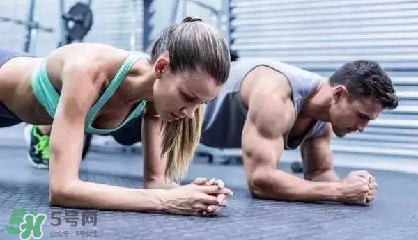 堅持做一個月平板支撐會怎樣？女生做平板支撐一個月