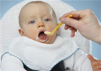 寶寶吃米粉拉綠便便怎么回事？寶寶吃米粉拉綠色要緊嗎？