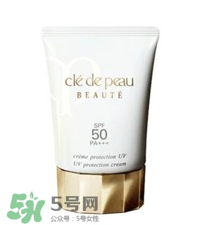 先涂防曬霜還是妝前乳？防曬霜和妝前乳使用順序