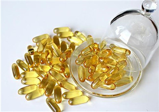 寶寶吃魚肝油什么時(shí)間吃最好？嬰兒吃魚肝油吃到什么時(shí)候？