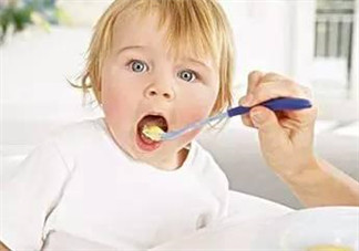 嬰兒吃魚肝油能打預防針嗎？嬰兒吃魚肝油影不影響打預防針？