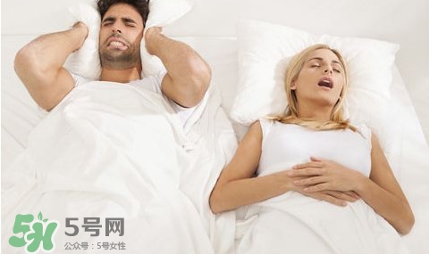 女人打鼾是什么原因？女人睡覺打鼾的原因