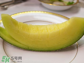 甜瓜和海鮮能一起吃嗎？吃海鮮能吃香瓜嗎？