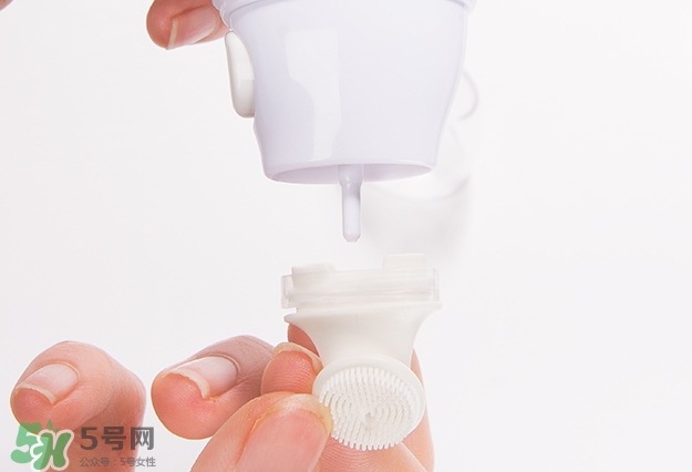 rire去黑頭清潔液按摩刷怎么用？rire去黑頭清潔液按摩刷用法