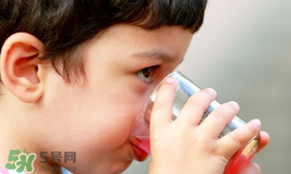 寶寶能喝碳酸飲料嗎？寶寶喝碳酸飲料有什么危害？