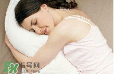 月經(jīng)少而黑什么原因？月經(jīng)少而黑怎么調(diào)理