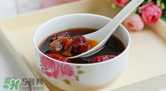 月經(jīng)期間喝紅糖水好嗎？女性月經(jīng)期喝紅糖水好嗎