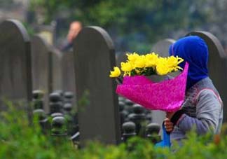 母親節(jié)能掃墓嗎？母親節(jié)給母親上墳合適嗎？