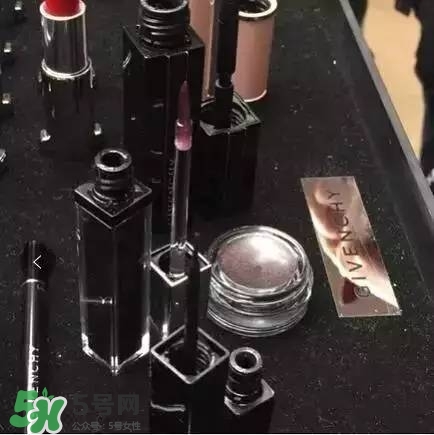 紀(jì)梵希紫黑色變色唇蜜怎么樣？紀(jì)梵希紫黑變色唇蜜多少錢