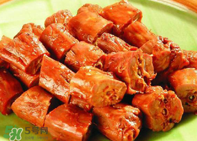 周黑鴨和絕味哪個(gè)好吃？絕味鴨脖和周黑鴨哪個(gè)好吃？