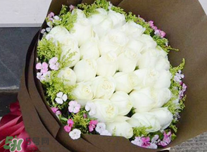 母親節(jié)可以送白玫瑰嗎？白玫瑰適合送什么人？