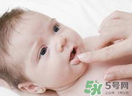 該怎么給嬰兒做口腔護(hù)理？新生兒口腔護(hù)理有哪些要點(diǎn)？