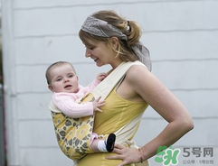 背巾適合多大的寶寶？背巾寶寶多大可以用？