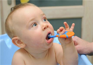 該怎么給嬰兒做口腔護(hù)理？新生兒口腔護(hù)理有哪些要點(diǎn)？