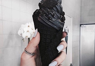 炭黑冰淇淋好吃嗎？炭黑冰淇淋哪里買？