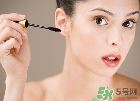 孕婦能抹護(hù)膚品嗎？孕婦能化妝嗎？