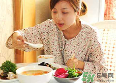 夏天做月子穿什么鞋？夏天做月子如何選擇鞋子？