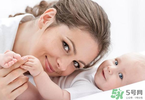 夏季坐月子可以穿絲襪嗎？夏天坐月子要穿襪子嗎？