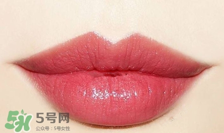 嬌蘭親親唇膏520 嬌蘭520口紅試色 嬌蘭親親唇膏520 嬌蘭520口紅試色