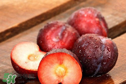 李子和蜂蜜能一起吃嗎？吃了李子可以喝蜂蜜嗎？