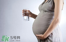 孕期能用酒精退燒嗎？孕期用酒精退燒有什么危害？