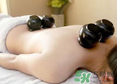 夏天刮痧好嗎？夏天拔罐好還是刮痧好？