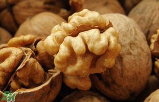 核桃仁怎么保存？核桃仁生吃好還是熟吃好？