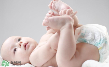 夏天寶寶可以穿開(kāi)襠褲嗎？寶寶穿開(kāi)襠褲有什么危害嗎？