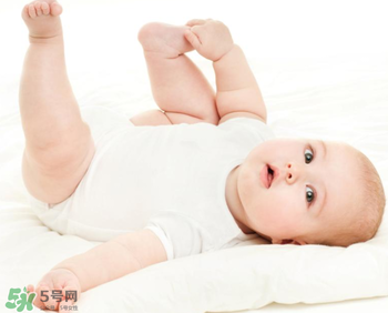 夏天寶寶可以穿開(kāi)襠褲嗎？寶寶穿開(kāi)襠褲有什么危害嗎？