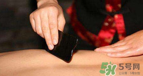 女人刮痧好還是拔罐好？刮痧和拔罐的區(qū)別