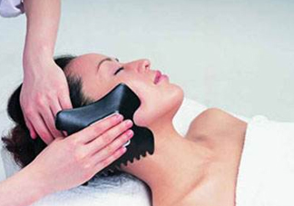 女人刮痧好還是拔罐好？刮痧和拔罐的區(qū)別