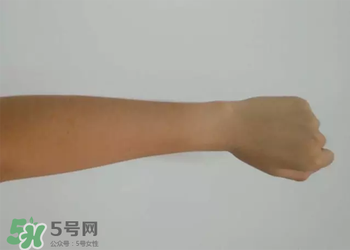 大創(chuàng)美白乳液多少錢？大創(chuàng)美白乳液為什么那么便宜