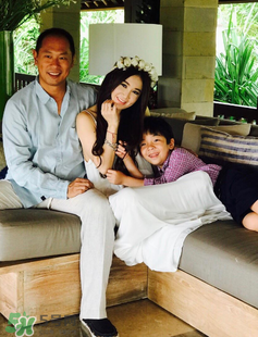 溫碧霞為什么不生孩子？溫碧霞老公是誰？