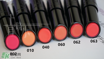 嬌蘭小黑裙007顯色嗎？嬌蘭小黑裙007適合唇色淺的嗎？